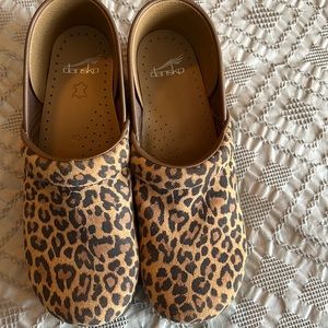 size 40 Leopard Danskos